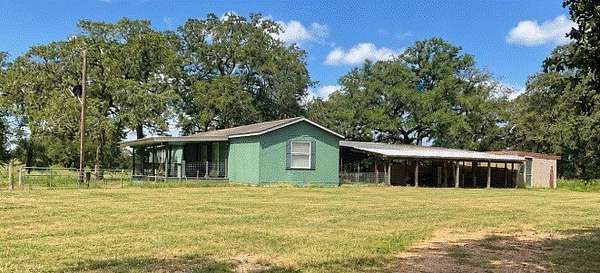 1.5 Acres of Residential Land for Sale in Hallettsville, Texas