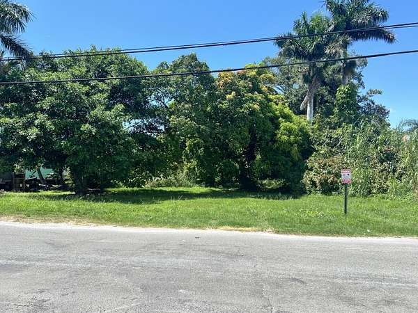 0.43 Acres of Mixed-Use Land for Sale in Pahokee, Florida