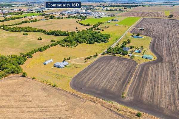 23.1 Acres of Agricultural Land with Home for Sale in Nevada, Texas