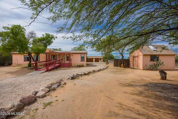 1.5 Acres of Land with Home for Sale in Tucson, Arizona