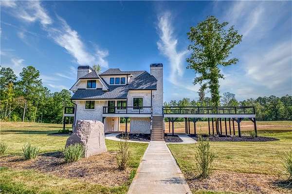 156 Acres of Recreational Land with Home for Sale in Stephens, Georgia