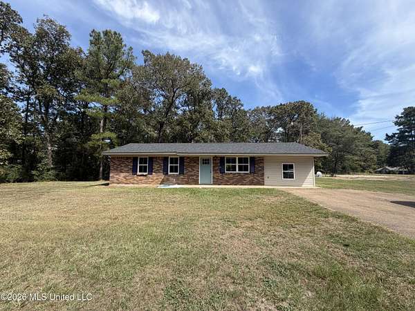 1.62 Acres of Land with Home for Sale in Mendenhall, Mississippi