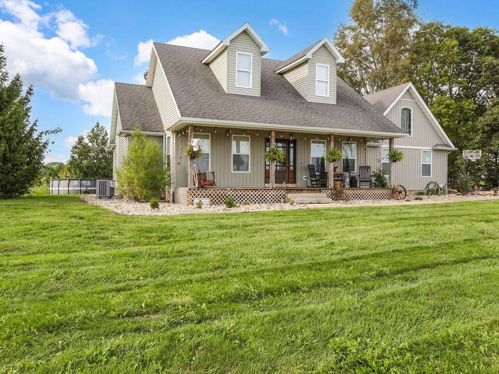 3.64 Acres of Land with Home for Sale in Circleville, Ohio