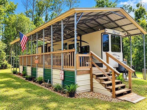 4 Acres of Recreational Land for Sale in Live Oak, Florida