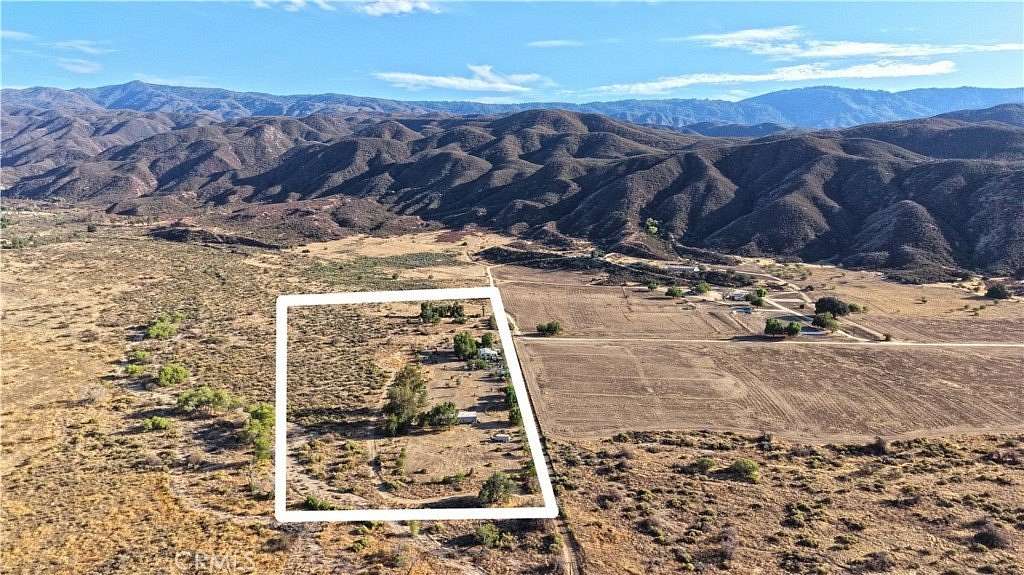 3 Acres of Land with Home for Sale in Aguanga, California