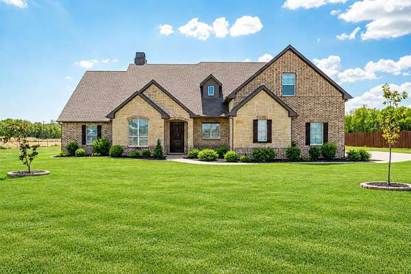 1.5 Acres of Land with Home for Sale in Caddo Mills, Texas