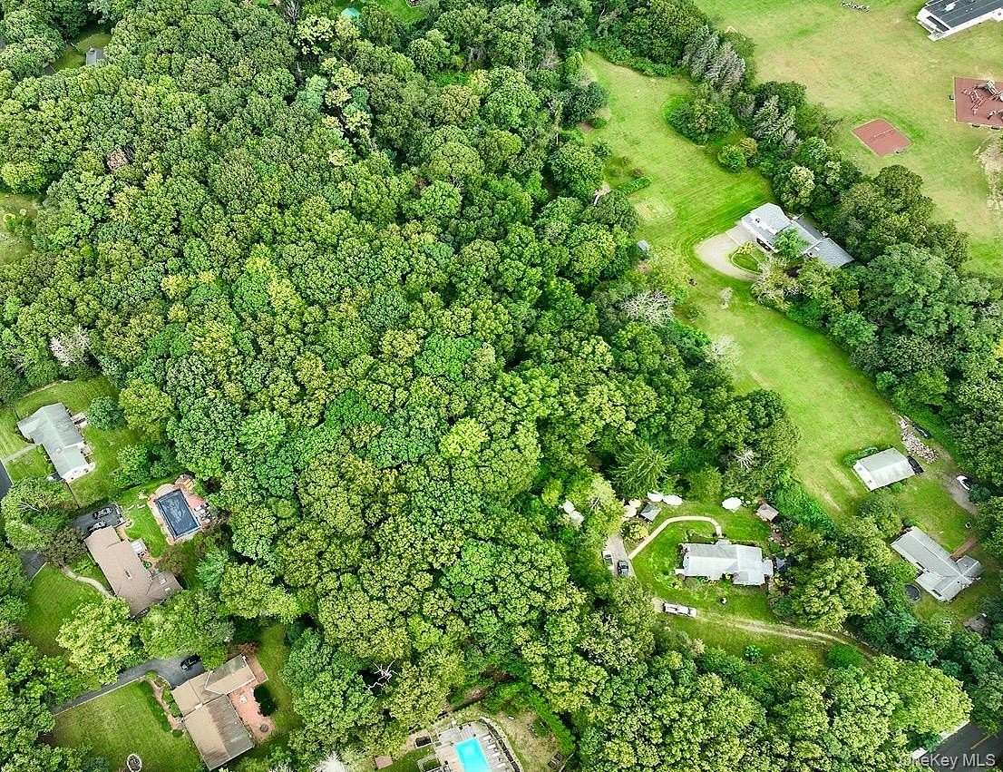 2 Acres of Residential Land for Sale in Huntington, New York