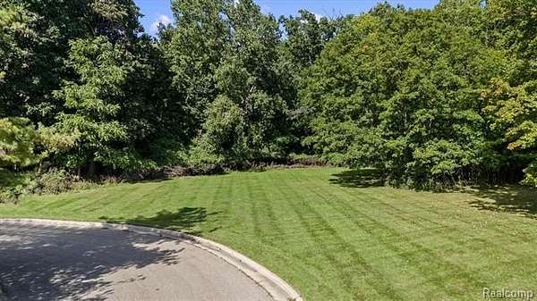 2 Acres of Residential Land for Sale in Bloomfield Township, Michigan