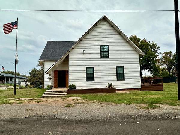 2.5 Acres of Land with Home for Sale in Nash, Oklahoma