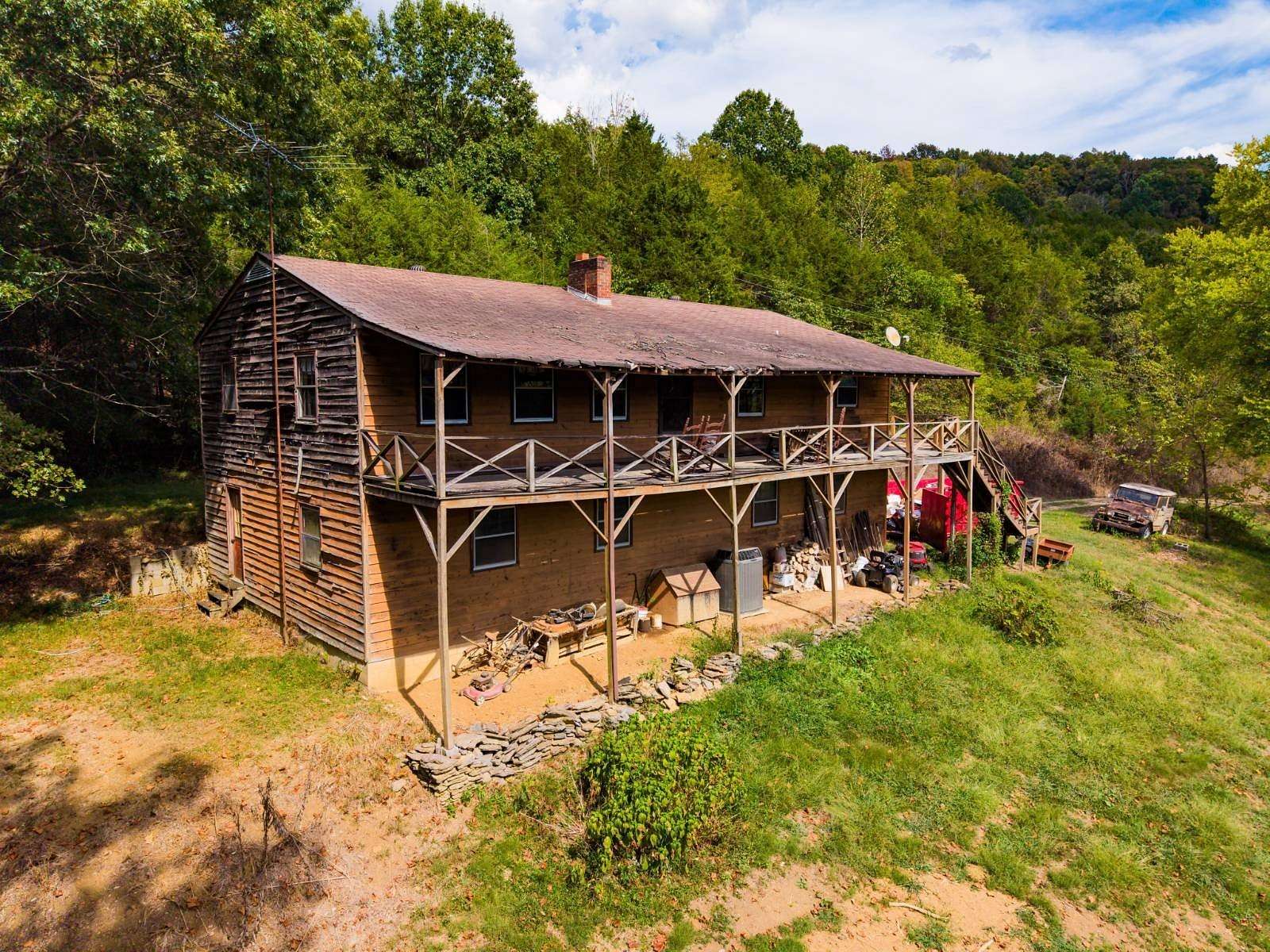 8.28 Acres of Land with Home for Sale in Lafayette, Tennessee