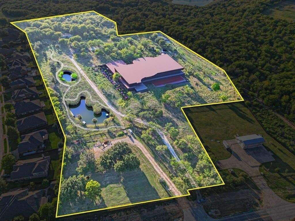 17.5 Acres of Mixed-Use Land for Sale in Mansfield, Texas