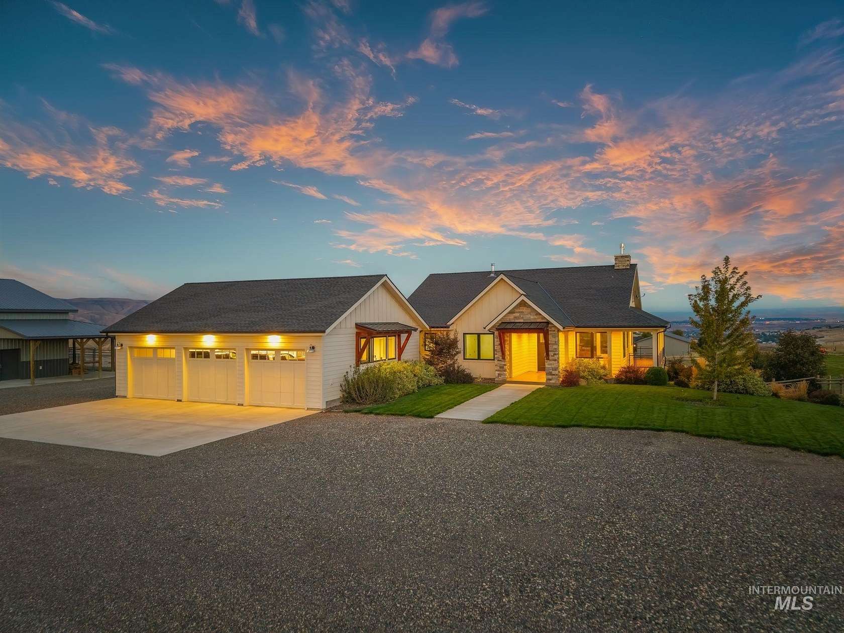 5 Acres of Land with Home for Sale in Clarkston, Washington