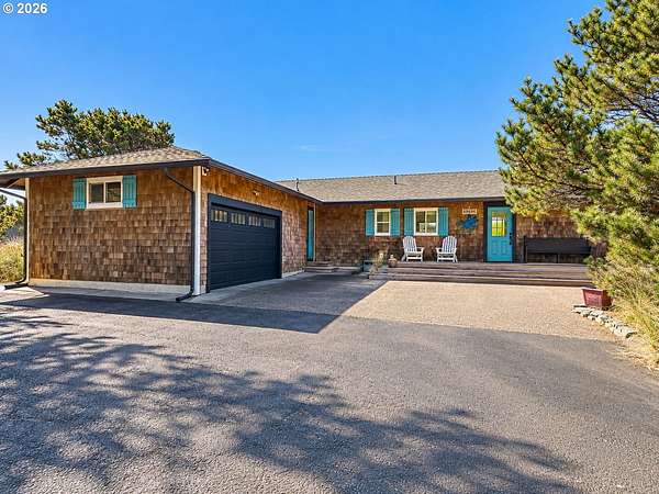 3.36 Acres of Land with Home for Sale in Warrenton, Oregon