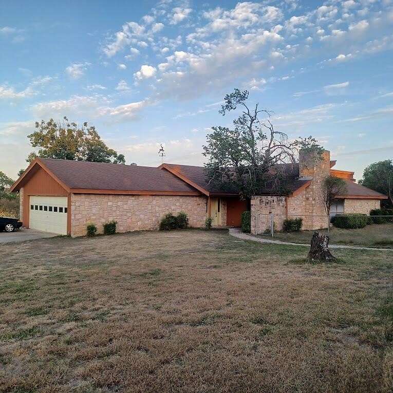 7 Acres of Land with Home for Sale in Kerrville, Texas