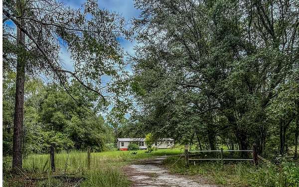 5 Acres of Residential Land for Sale in Lake City, Florida