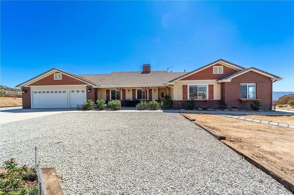 4 Acres of Land with Home for Sale in Aguanga, California