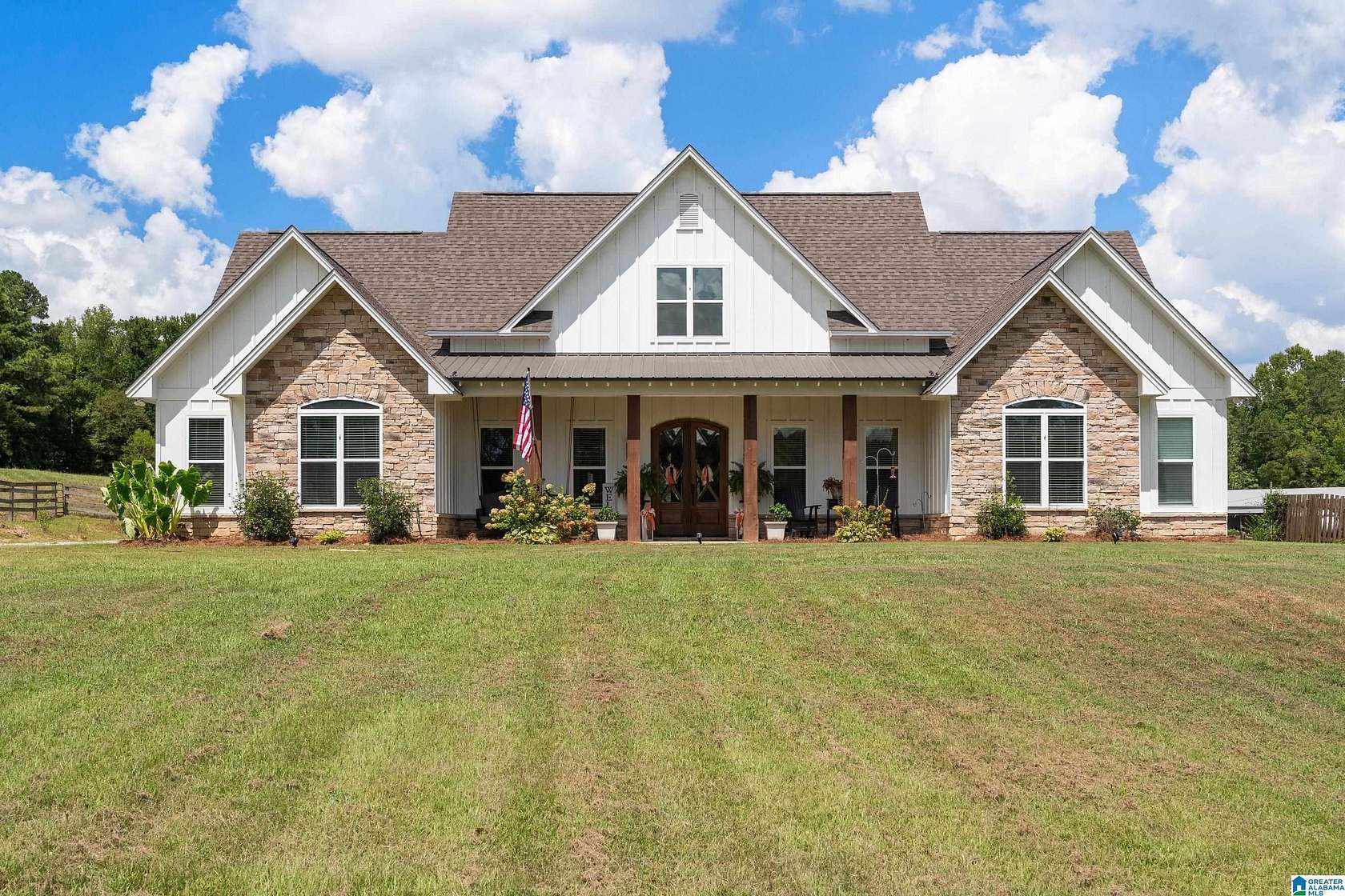 21 Acres of Agricultural Land with Home for Sale in Chelsea, Alabama