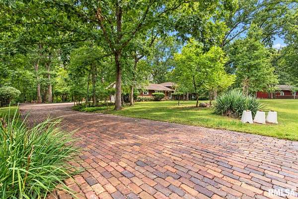 1.58 Acres of Land with Home for Sale in Brimfield, Illinois
