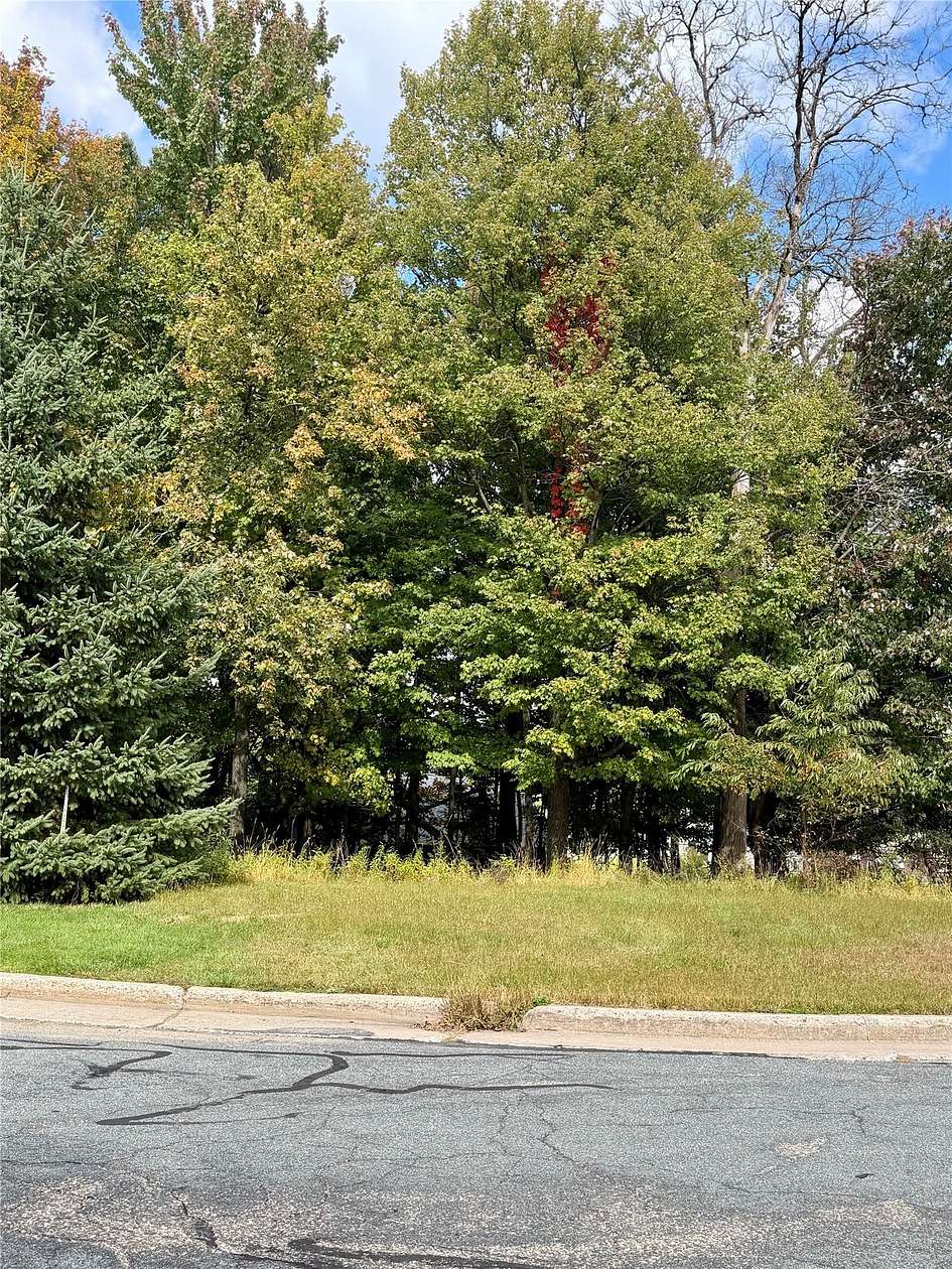 0.27 Acres of Residential Land for Sale in Eau Claire, Wisconsin