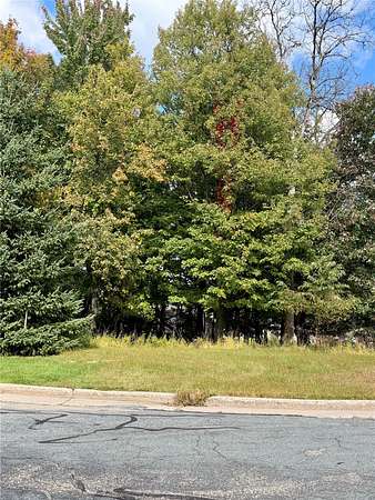 0.27 Acres of Residential Land for Sale in Eau Claire, Wisconsin