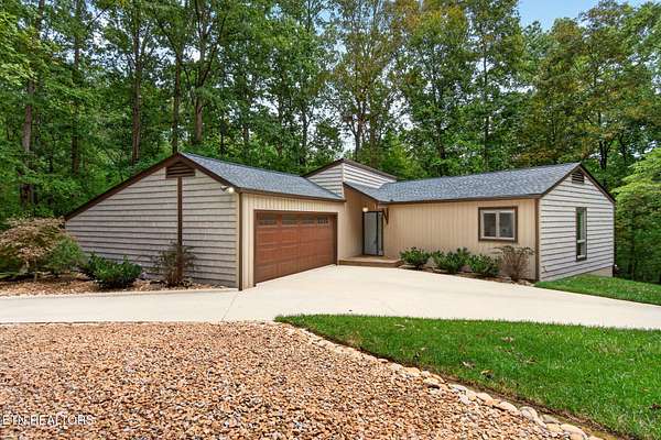 2 Acres of Land with Home for Sale in Crossville, Tennessee