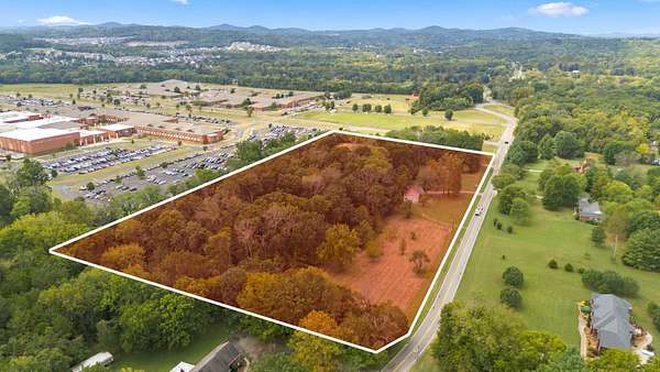 9 Acres of Land with Home for Auction in Smyrna, Tennessee