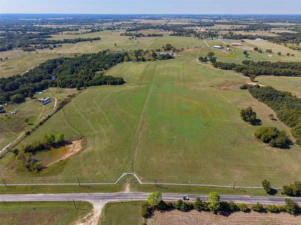 28 Acres of Agricultural & Residential Land for Sale in Gordonville, Texas