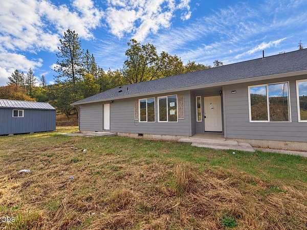 4.89 Acres of Land with Home for Sale in Rogue River, Oregon