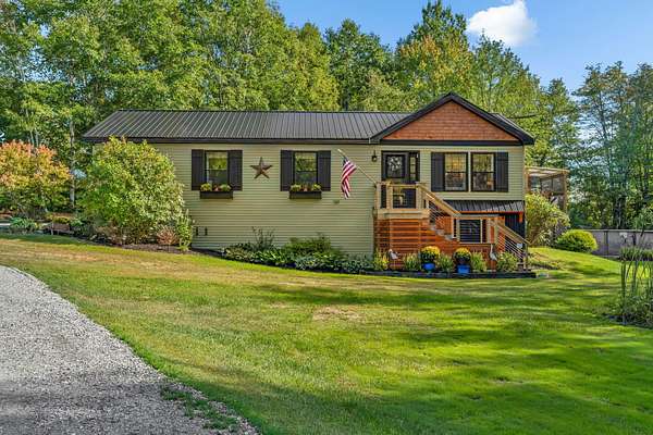 2.5 Acres of Land with Home for Sale in Boothbay, Maine
