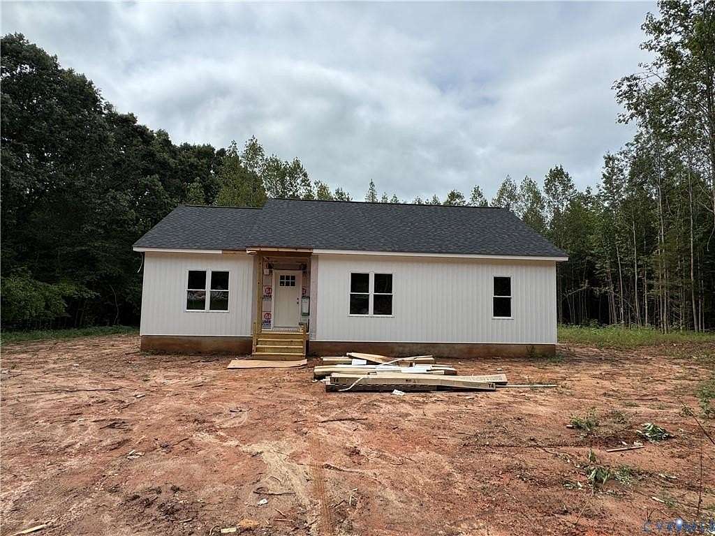 2.74 Acres of Land with Home for Sale in Farmville, Virginia