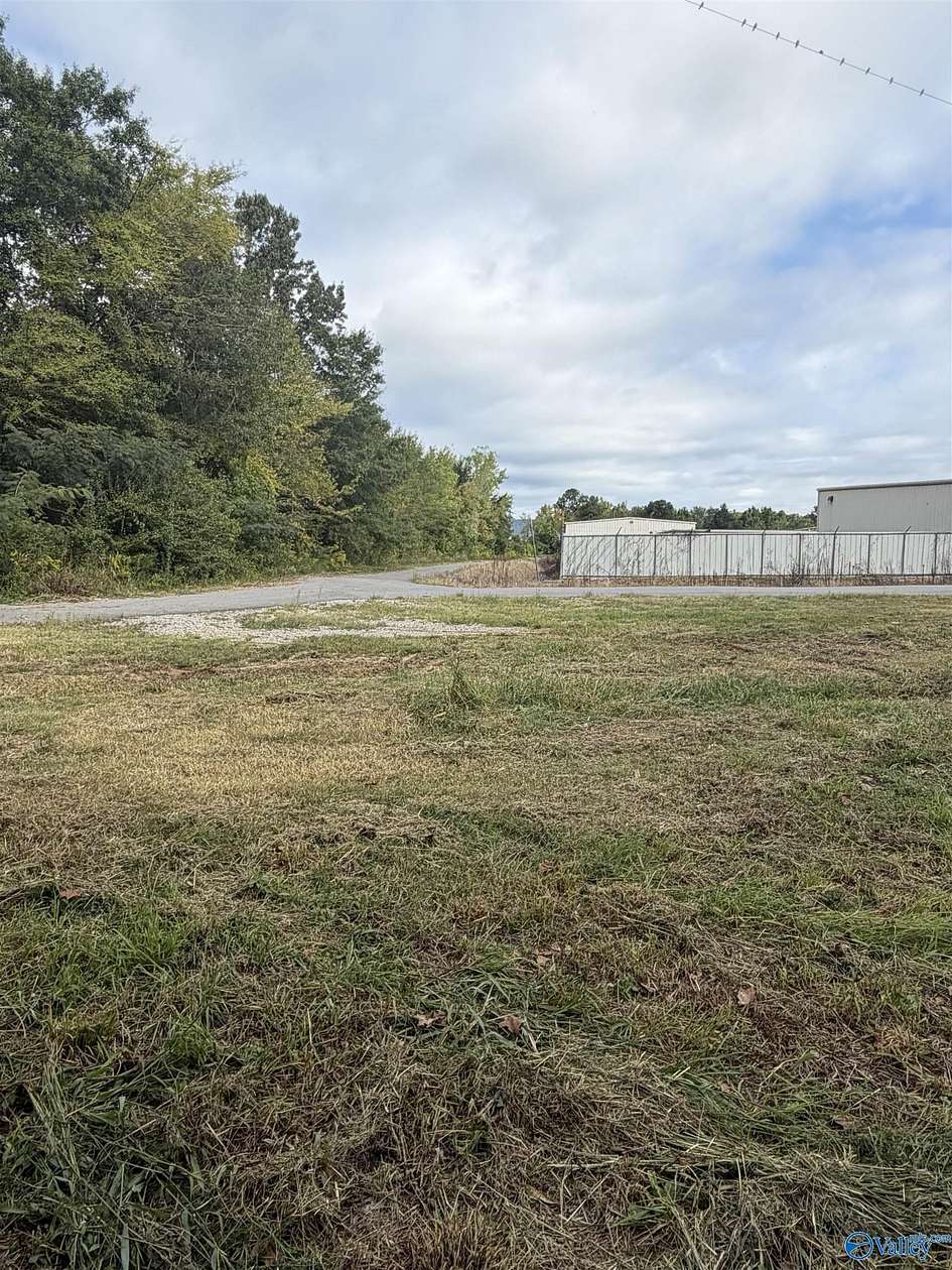 9 Acres of Improved Commercial Land for Sale in Owens Cross Roads, Alabama