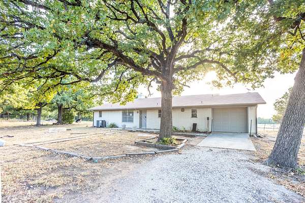 12.5 Acres of Land with Home for Sale in Gainesville, Texas