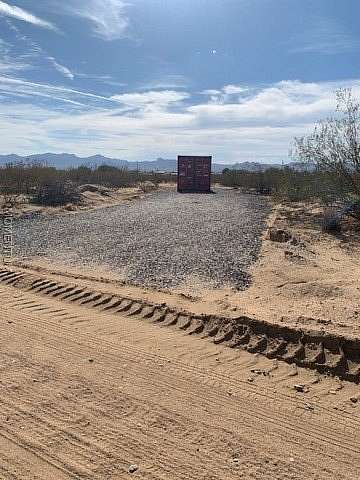 2.35 Acres of Residential Land for Sale in Golden Valley, Arizona