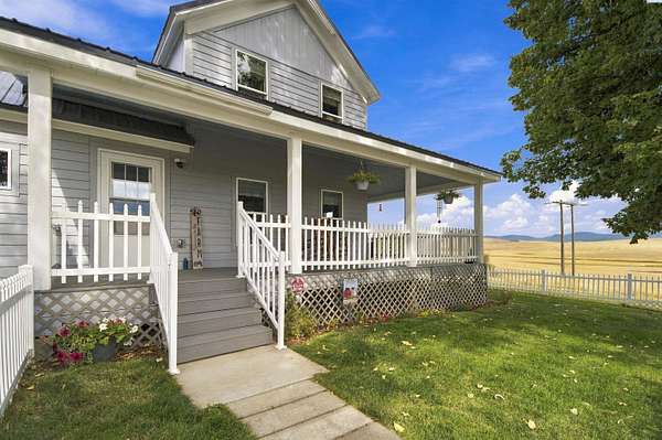 5 Acres of Land with Home for Sale in Garfield, Washington