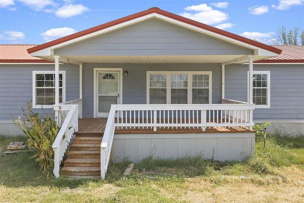 18 Acres of Land with Home for Sale in Ratliff City, Oklahoma