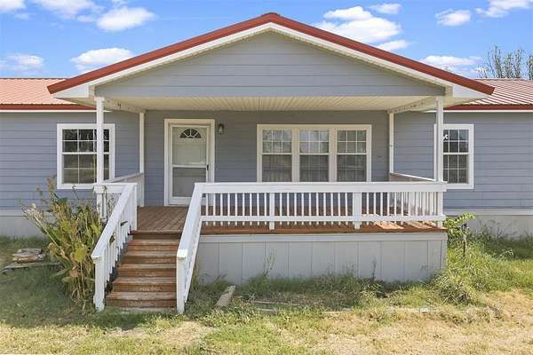 18 Acres of Land with Home for Sale in Ratliff City, Oklahoma