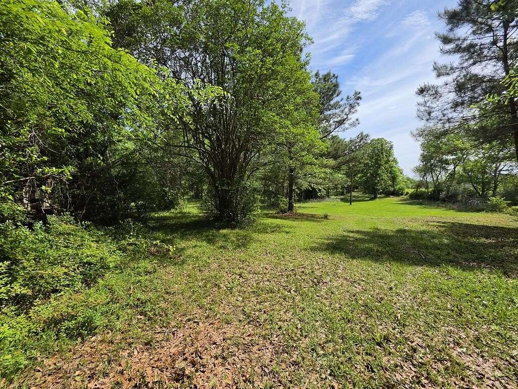8 Acres of Residential Land for Sale in San Augustine, Texas