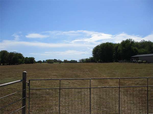 13.6 Acres of Agricultural Land for Sale in Alba, Texas