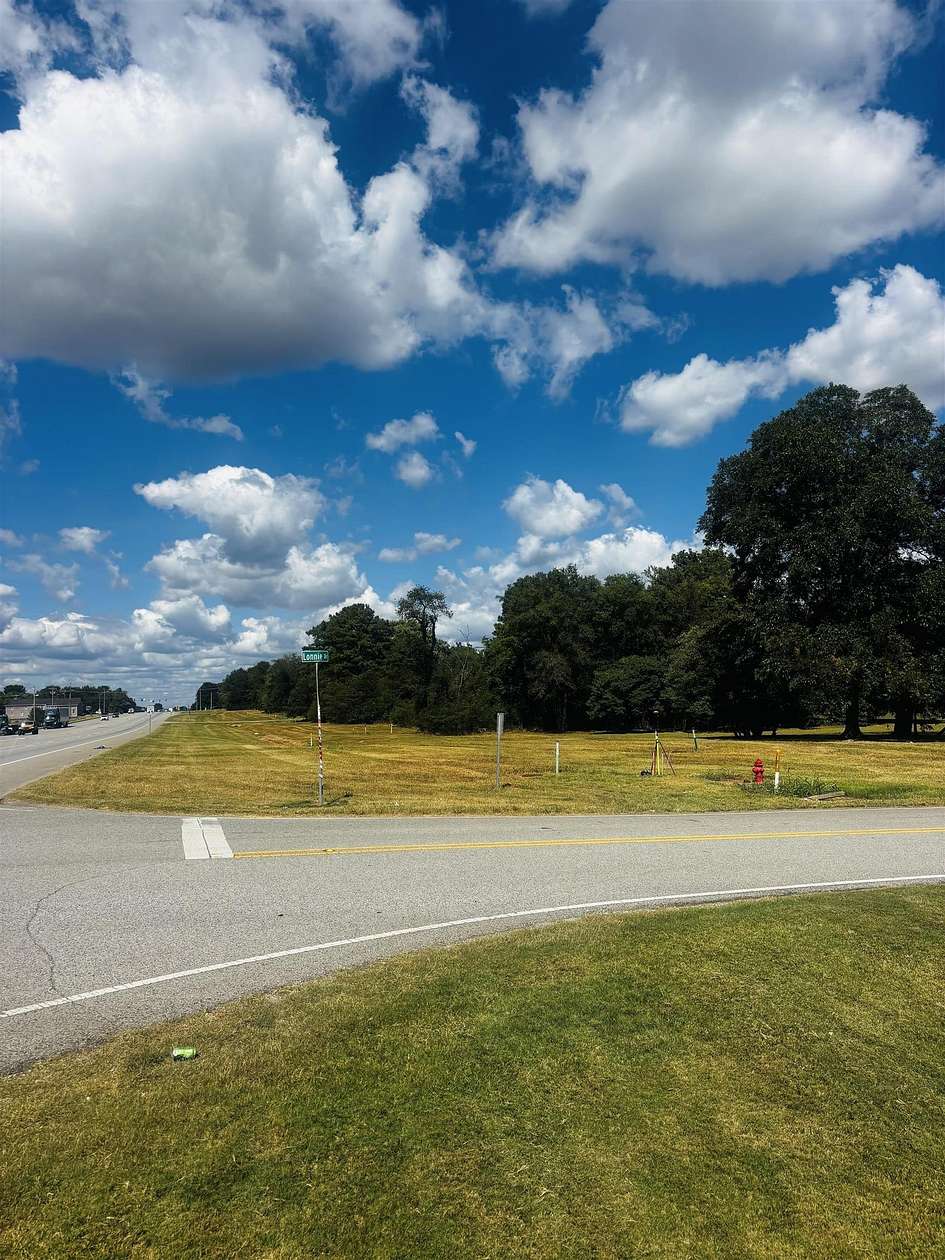 0.51 Acres of Commercial Land for Sale in Muscle Shoals, Alabama