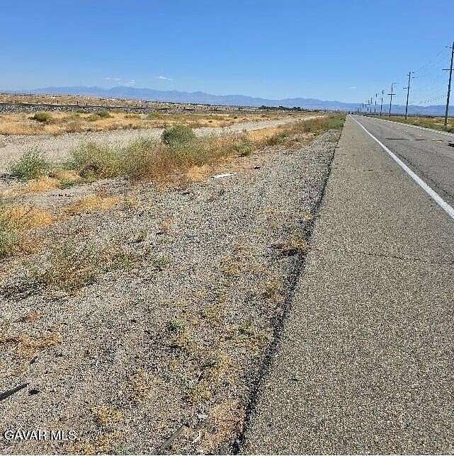 6 Acres of Land for Sale in Lancaster, California