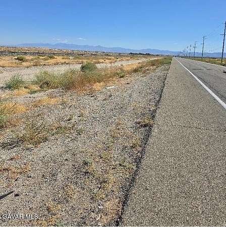 6 Acres of Land for Sale in Lancaster, California