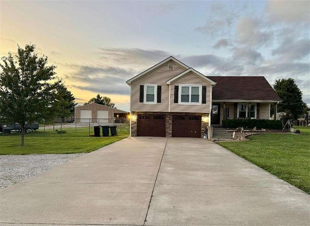 1.58 Acres of Land with Home for Sale in Leavenworth, Kansas