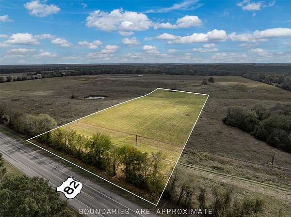 5 Acres of Residential Land for Sale in Clarksville, Texas