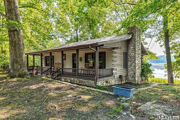 1.5 Acres of Land with Home for Sale in Boydton, Virginia