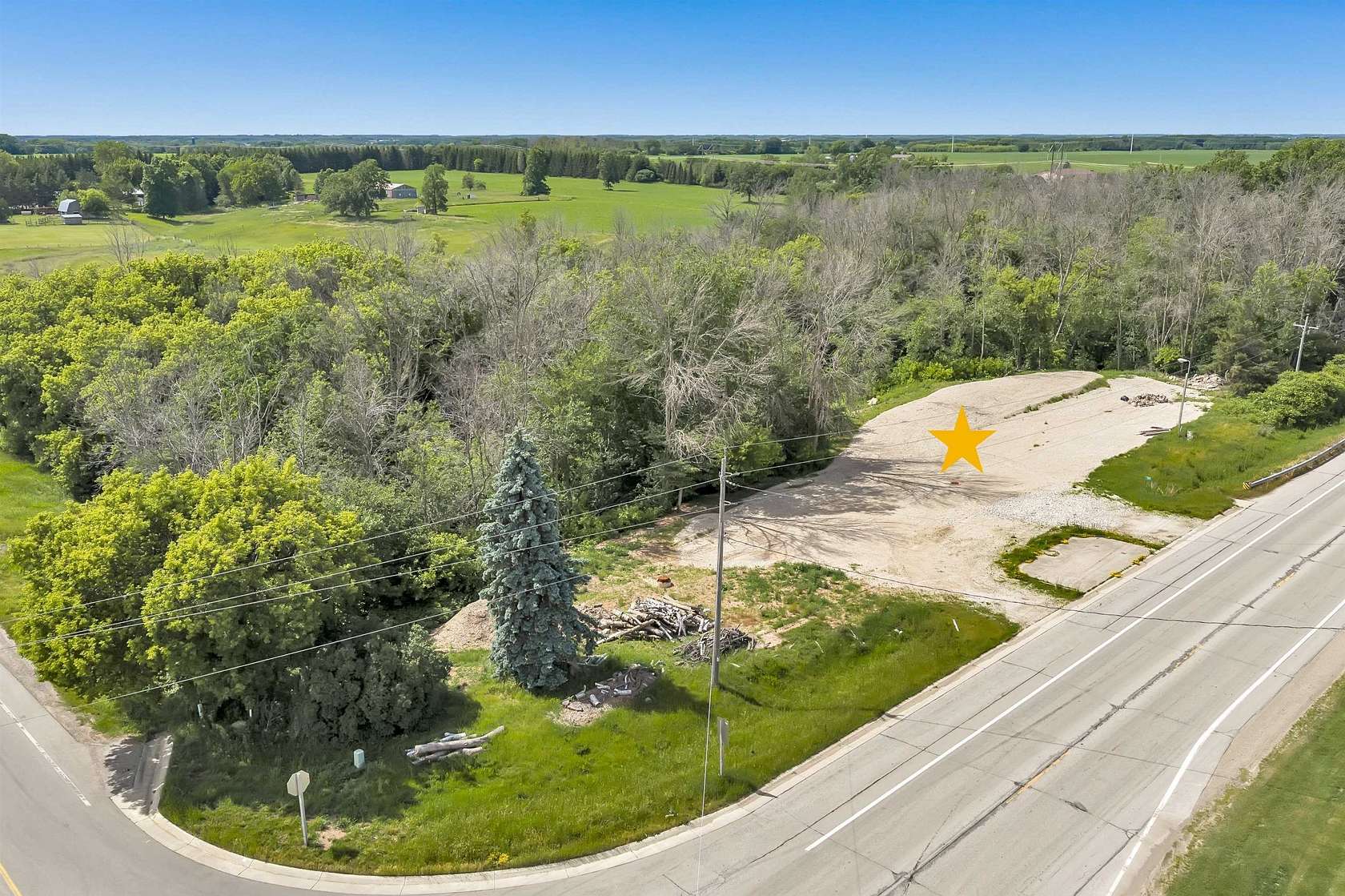 0.96 Acres of Commercial Land for Sale in De Pere, Wisconsin