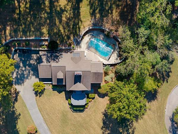 5.56 Acres of Land with Home for Sale in Franklin, Tennessee