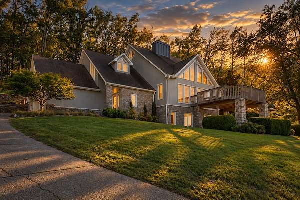 5.56 Acres of Land with Home for Sale in Franklin, Tennessee