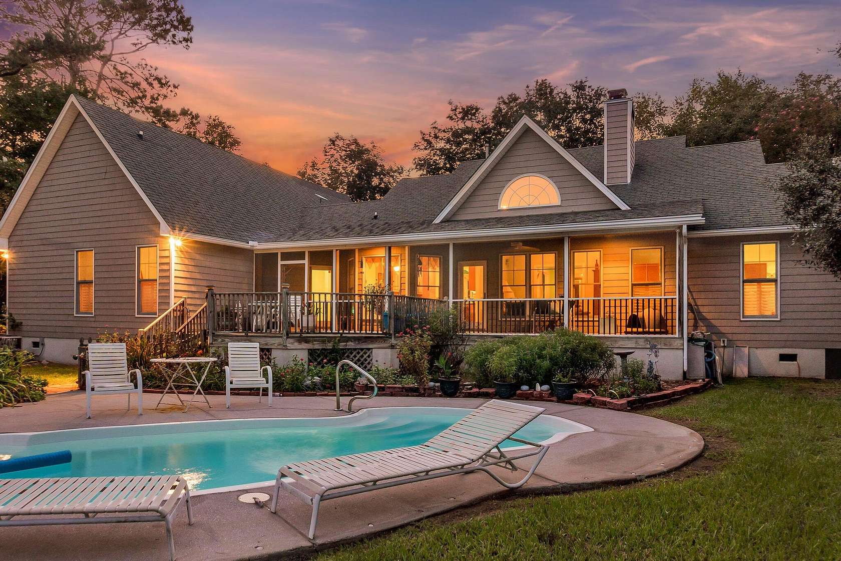 15.1 Acres of Land with Home for Sale in Wadmalaw Island, South Carolina