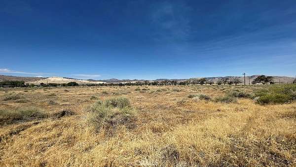 57 Acres of Land for Sale in Tehachapi, California