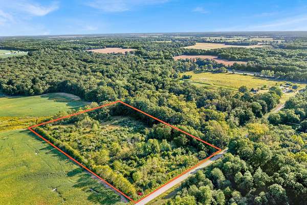 7 Acres of Residential Land for Sale in Dix, Illinois